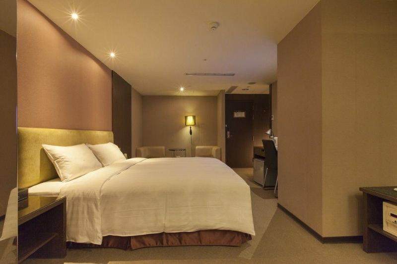 Look Hotel Taipei Baigolf 百高 ゴルフ場予約 ゴルフツアー スキー場予約 ホテル予約 レンタカー Look Hotel Taipei Baigolf 百高 ゴルフ場予約 ゴルフツアー スキー場予約 ホテル予約 レンタカー